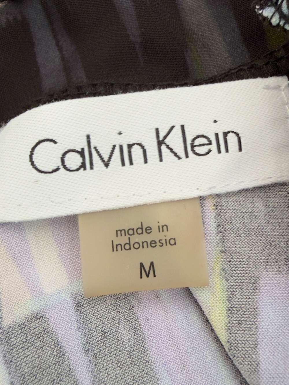 •Calvin Klein Black White and Yellow Geometric Sleeveless Top - Picture 8 of 8